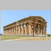 Paestum, Second temple of Hera, c. 450 BC, photo Norbert Nagel, Wikipedia.jpg